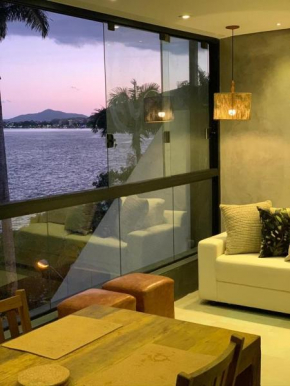 Loft maravilhoso, com vista sensacional do mar